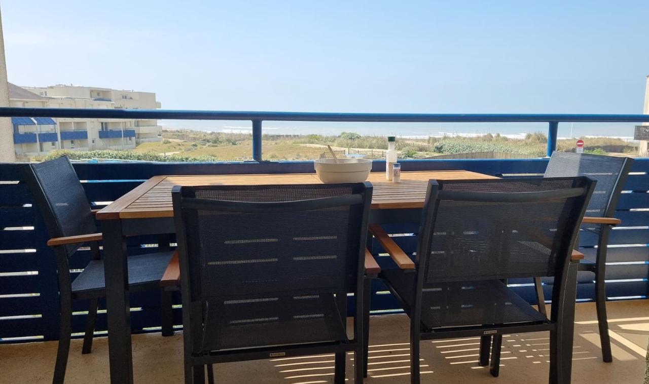 Bleu Marine: Oceanfront Balcony With Pool Apartment